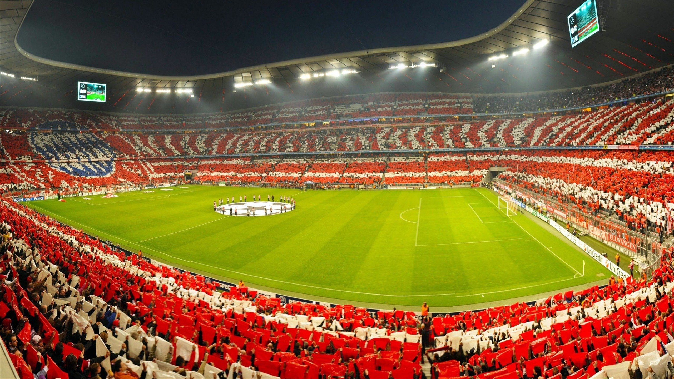 两支强队对决，国足成功击败对手晋级四强，国足四强赛