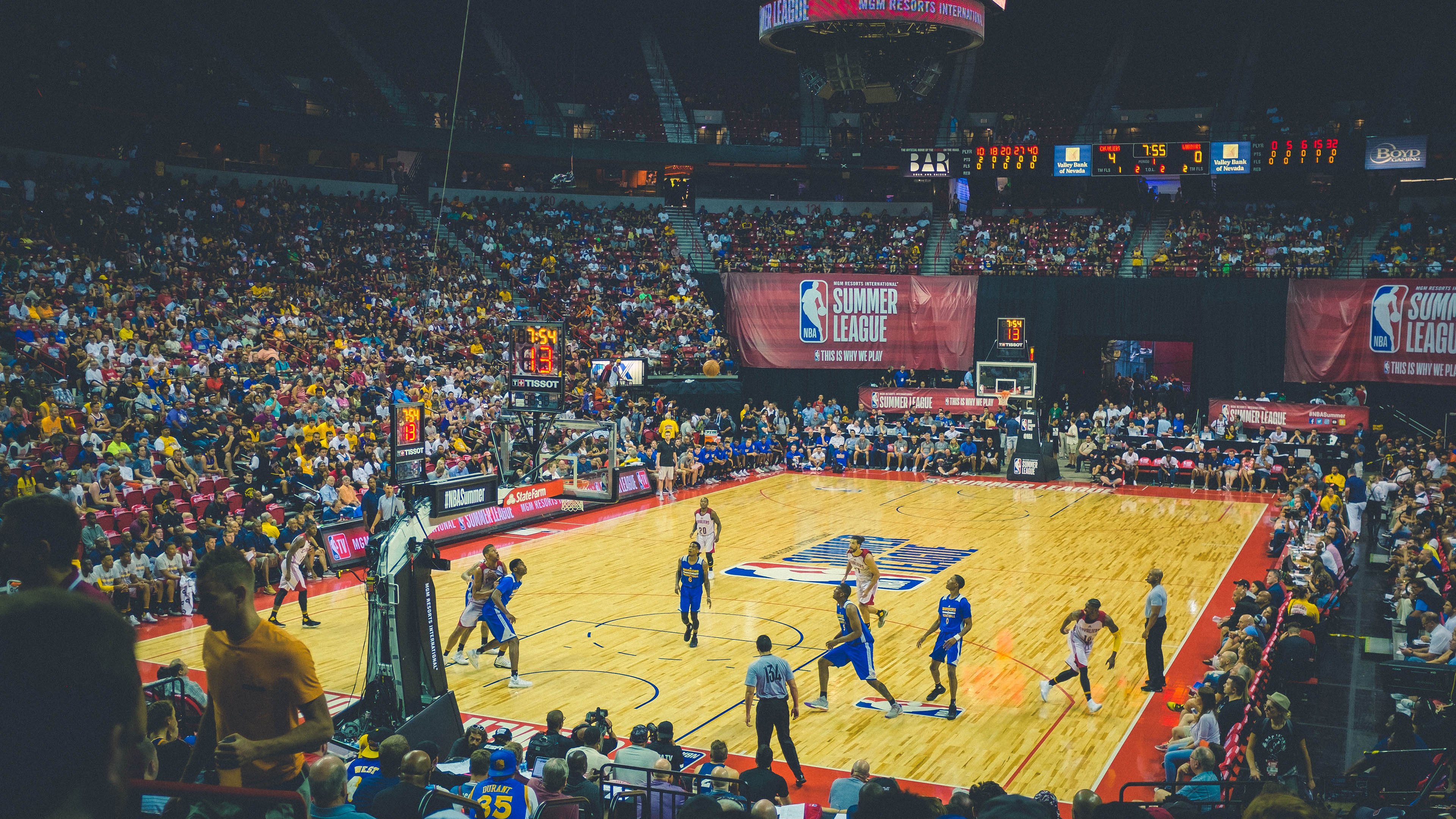 德甲不断提升移动裁判技术，确保比赛公正