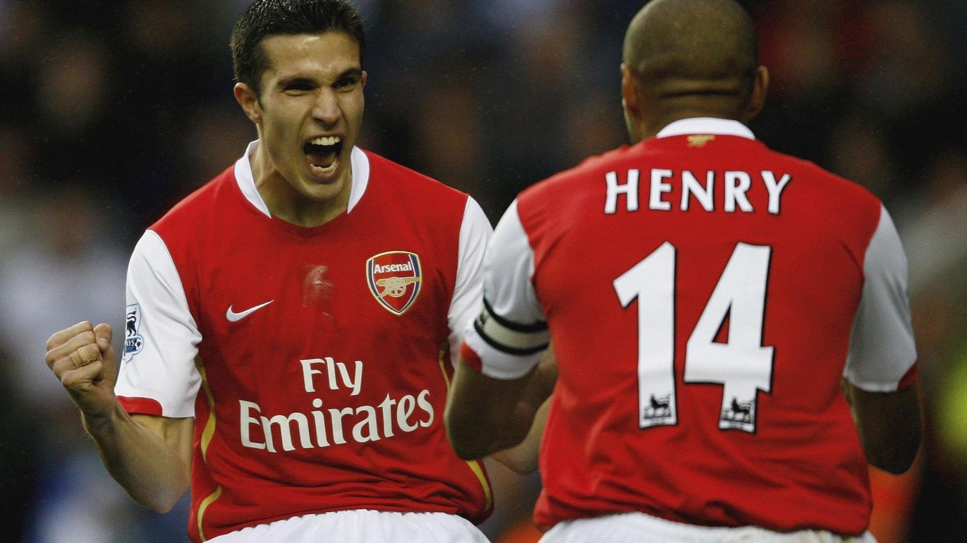 阿联酋队员表现抢眼，引来无数球迷喝彩，阿联酋的球星